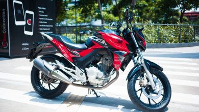 Teciomar Ábila mostra como as motos urbanas combinam agilidade e liberdade para enfrentar o trânsito da cidade.