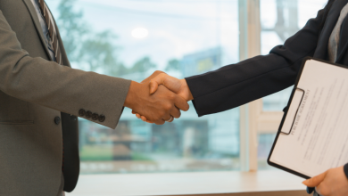 A negociação exige posicionamento firme para proteger valor sem comprometer relações estratégicas. Alfredo Moreira Filho destaca o equilíbrio entre resultado e relacionamento.